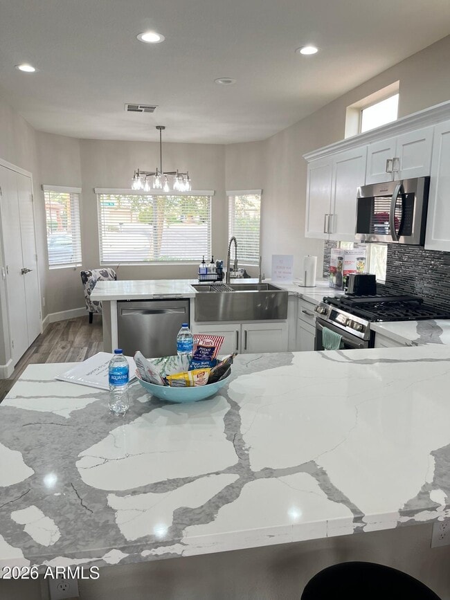 Building Photo - 14608 W Horizon Dr