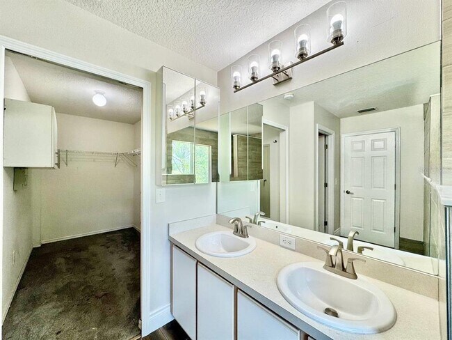 Building Photo - 13014 Fennway Ridge Dr