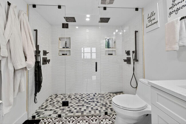 Building Photo - 5440 N Ocean Dr