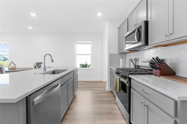 Building Photo - 44148 Kelly Dr
