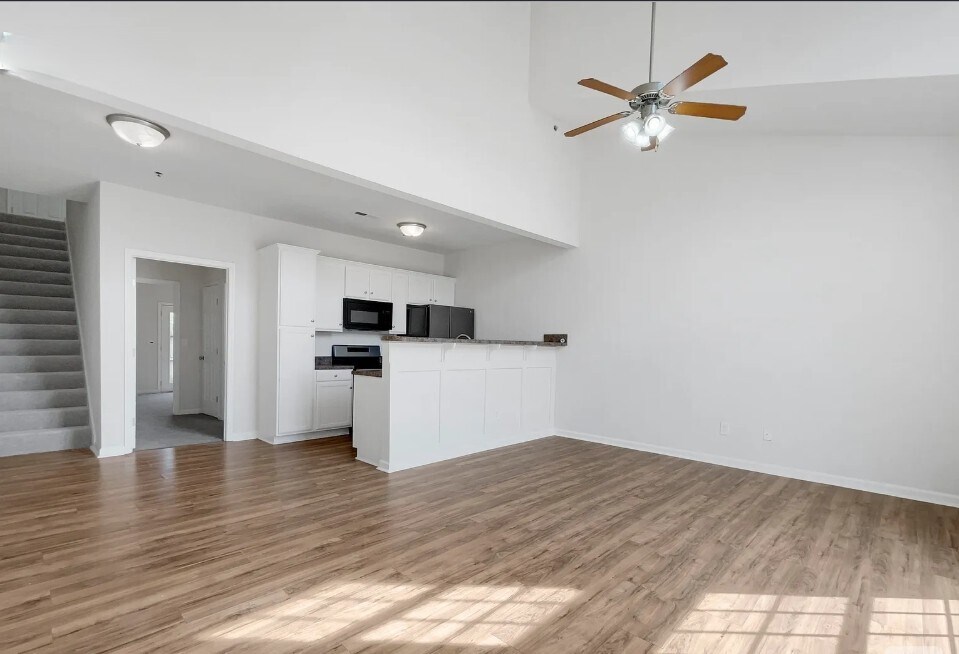 Building Photo - 1034 Wildwood Dr
