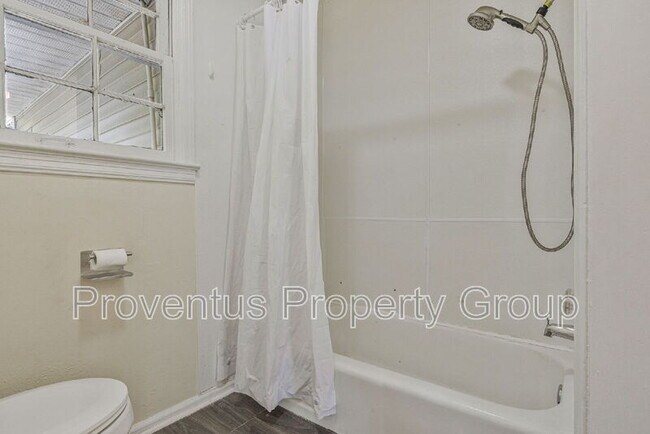 Building Photo - 305 Chaseville St