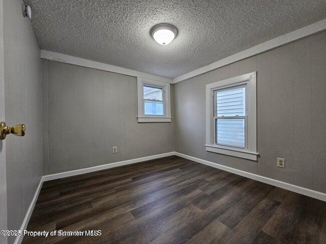 Building Photo - 58 Canaan St