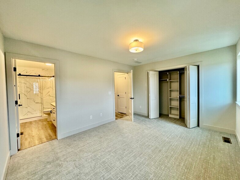 Building Photo - 22912 W 72nd Ter