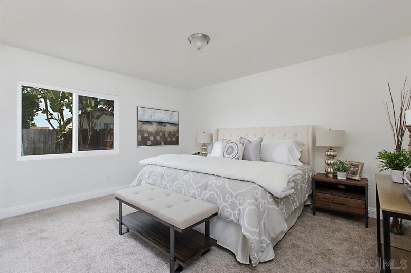 Building Photo - 1512 Clavelita Pl