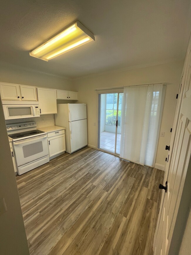 Kitchen - 12311 Kensington Lakes Dr