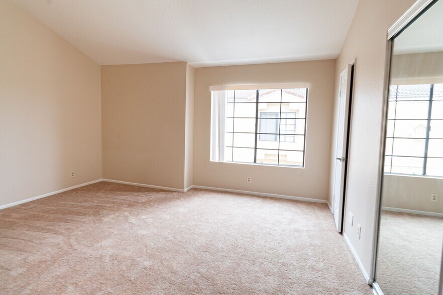 Building Photo - 18412 Patterson Ln