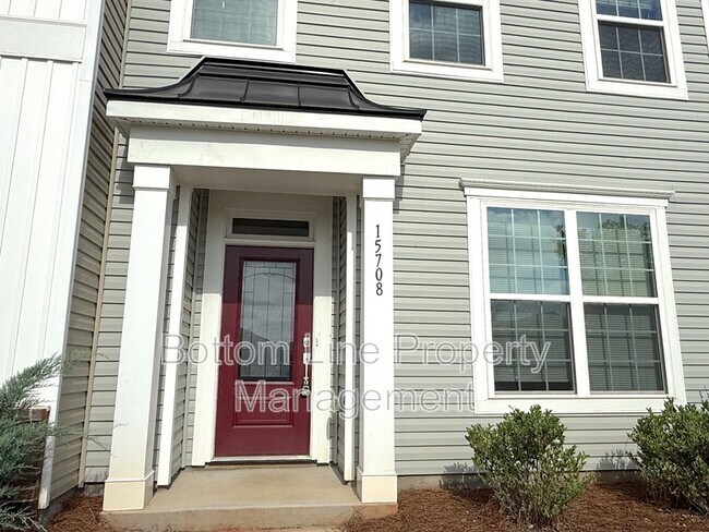 Building Photo - 15708 Country House St