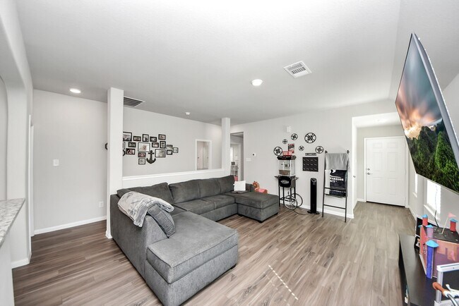 Building Photo - 3702 Cub Dr