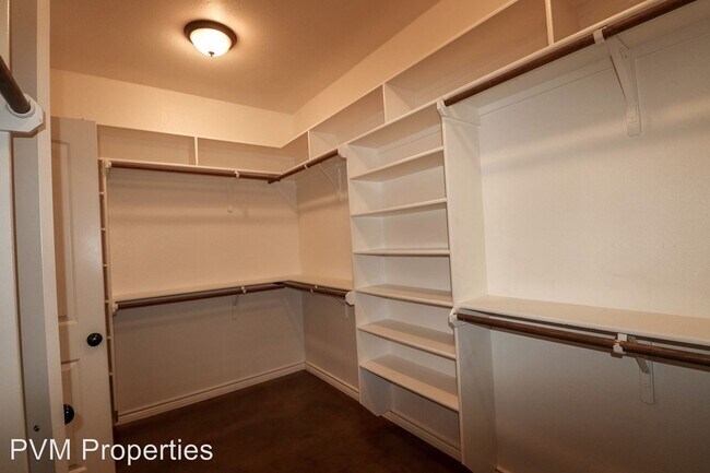 Building Photo - 3 br, 2 bath House - 3021 Silver Saddle