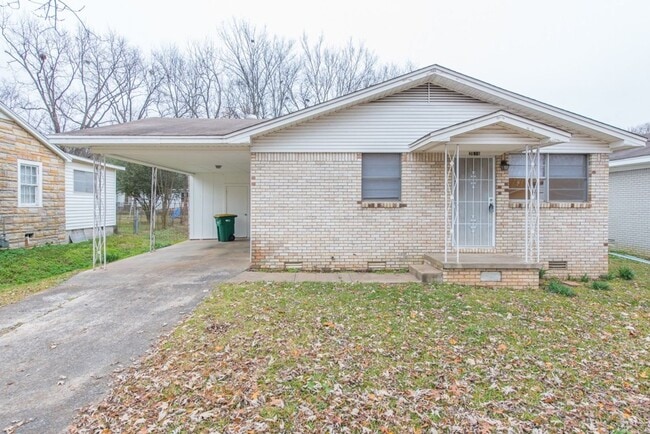 Primary Photo - 2 Bedroom 1 Bathroom Home With Carport.