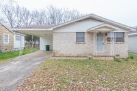 Building Photo - 2 Bedroom 1 Bathroom Home With Carport.