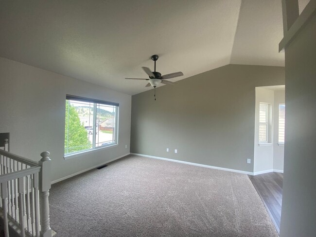 Building Photo - 4 BED | 3 BATH | 3 CAR GARAGE | SUMMERSET
