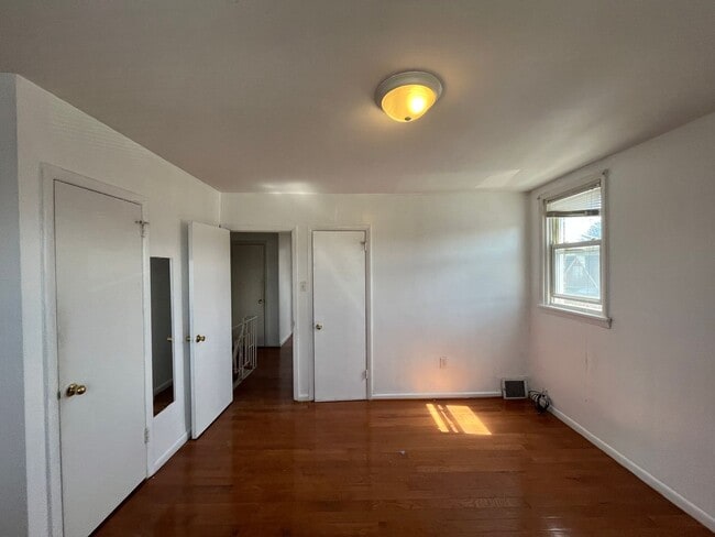 Building Photo - 1851 Strahle St