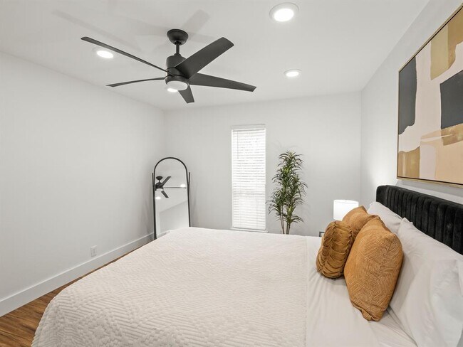 Building Photo - 5820 Berkman Dr