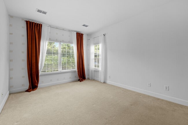 Building Photo - 8441 Callabee Way