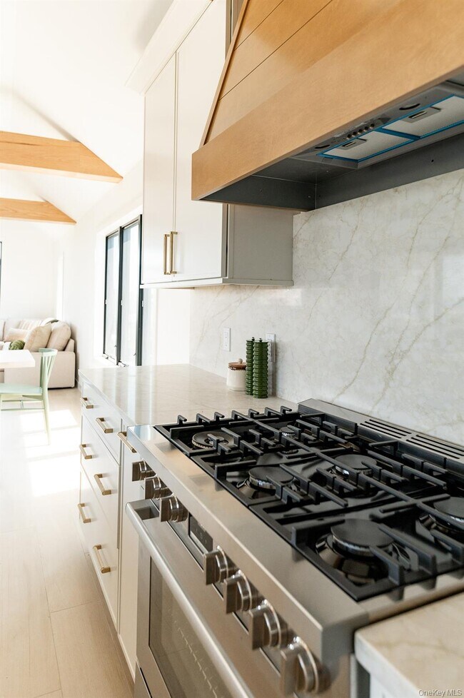 Building Photo - 319 Wilmot Rd