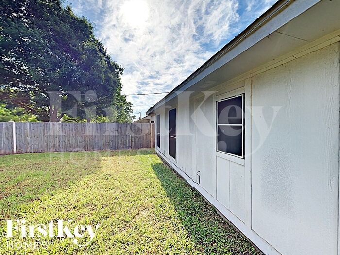 Building Photo - 503 Benedict Ln