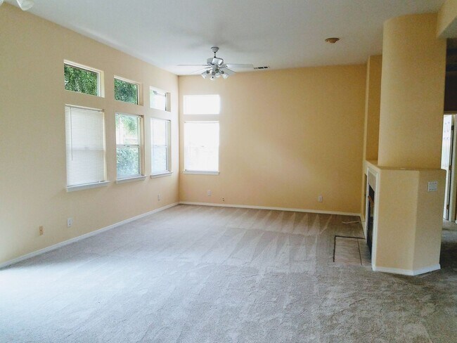 Building Photo - Beautiful 2bd/2bath Home in Arroyo Grande