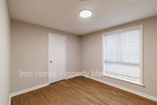 Building Photo - 137 Hight Dr