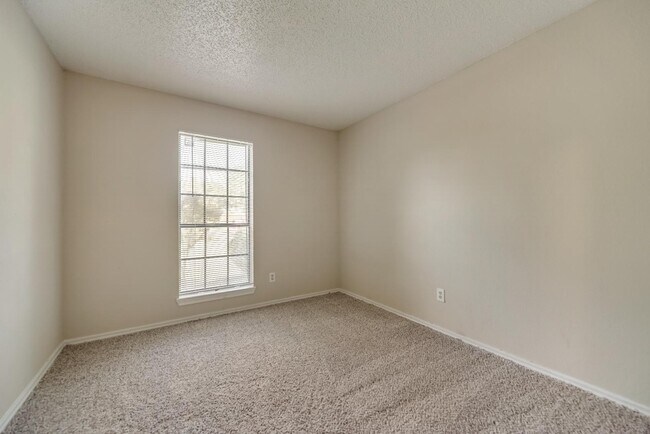 Building Photo - 1814 Sage Dr