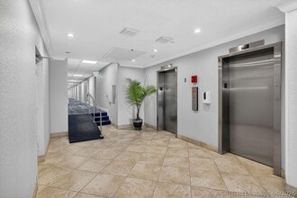 Building Photo - 1000 River Reach Dr