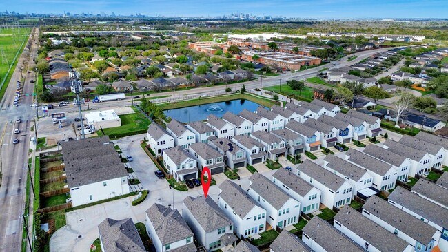 Building Photo - 4423 Santorini Ln