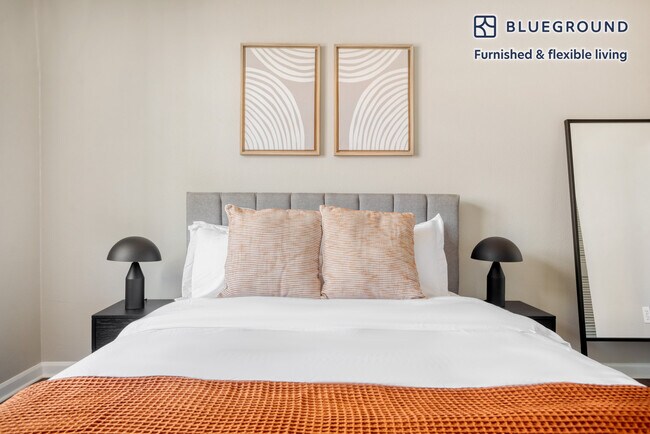 Building Photo - 350 S Jackson St