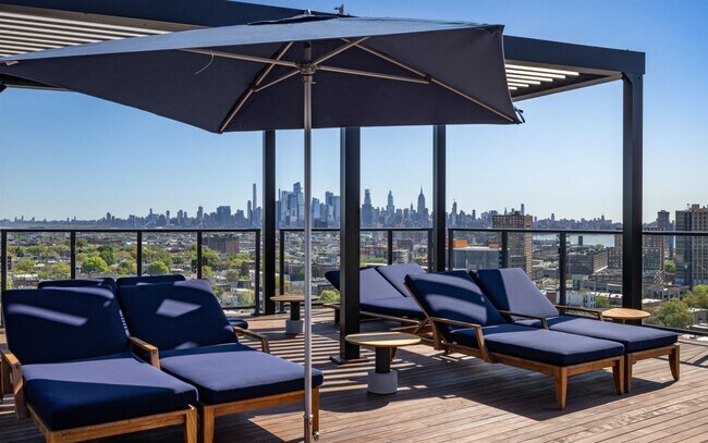 Building Photo - 32 Oakland Ave