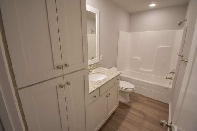 Building Photo - 3 Bedroom 2 Bath Duplex in Prairie Grove!!