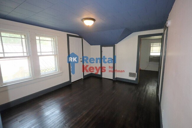 Building Photo - 2600 N Heidelbach Ave