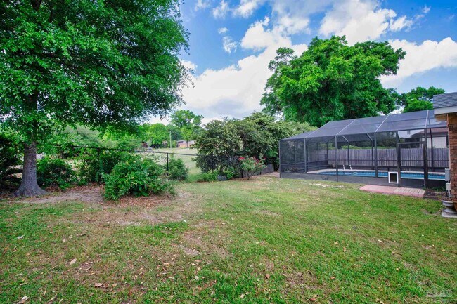 Building Photo - 8731 Thunderbird Dr