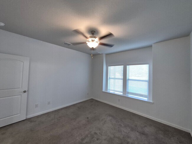 Building Photo - 2102 Gabby Cole Ln