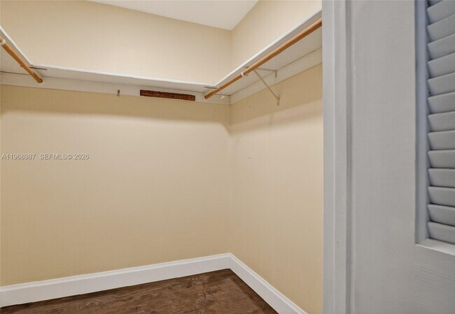 Building Photo - 525 SE Brookside Terrace