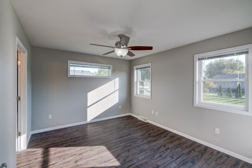 Primary bedroom - 846 Thompson Drive