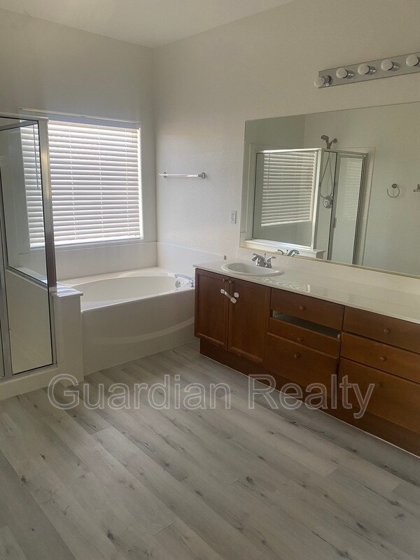 Building Photo - 780 Wigan Pier Dr