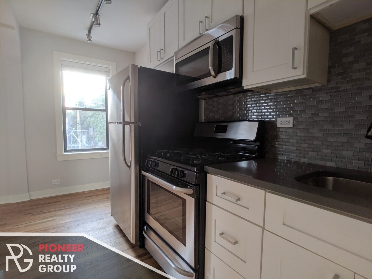 Building Photo - 2423 N Kedzie Blvd