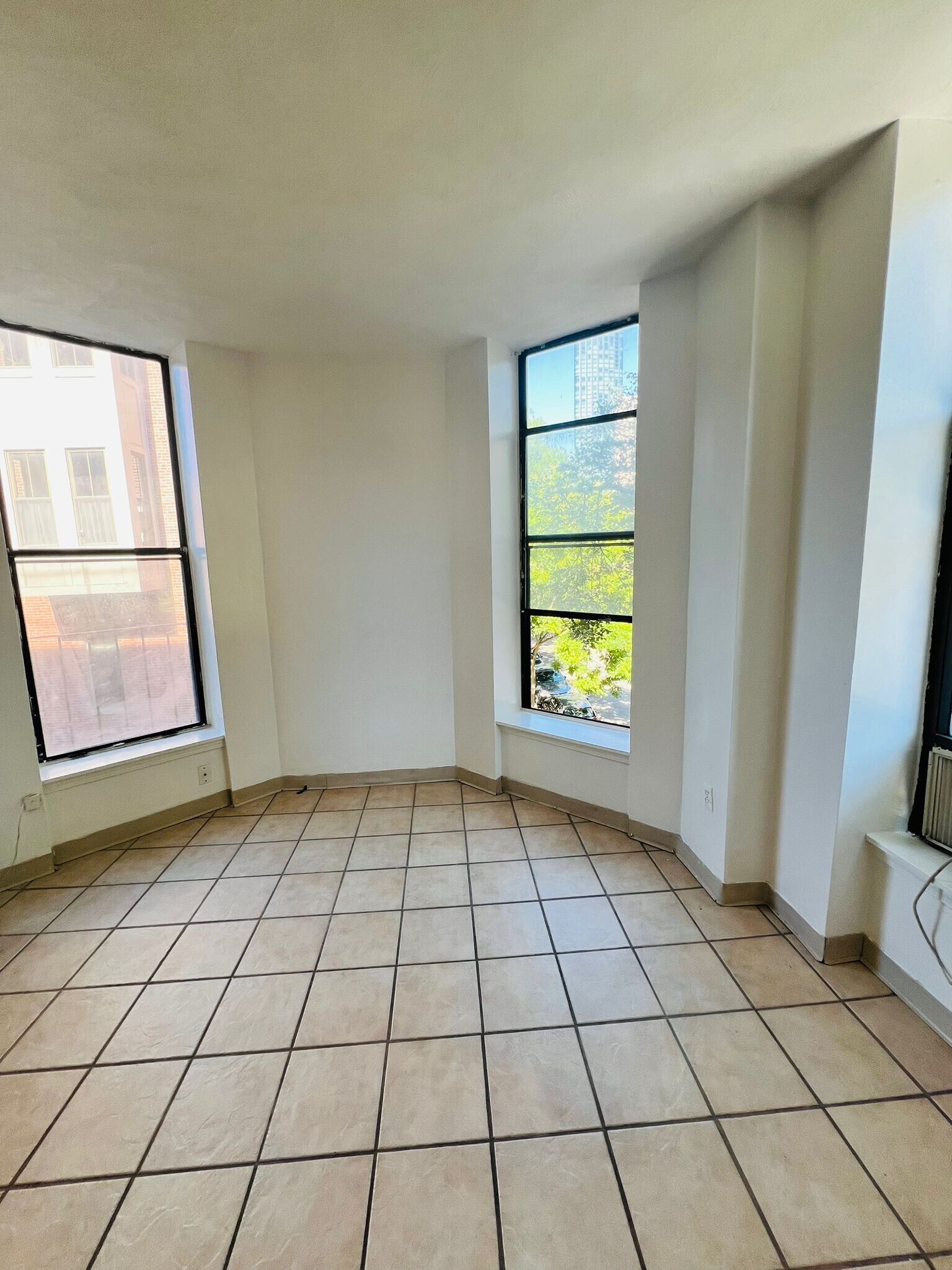 Building Photo - 556 Columbus Ave