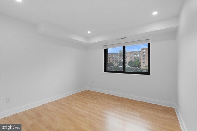 Building Photo - 1931 N Cleveland St