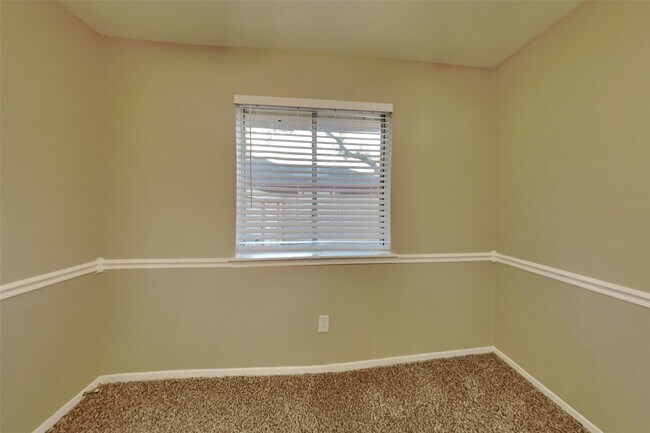 Building Photo - 4622 Pecan Grove Dr