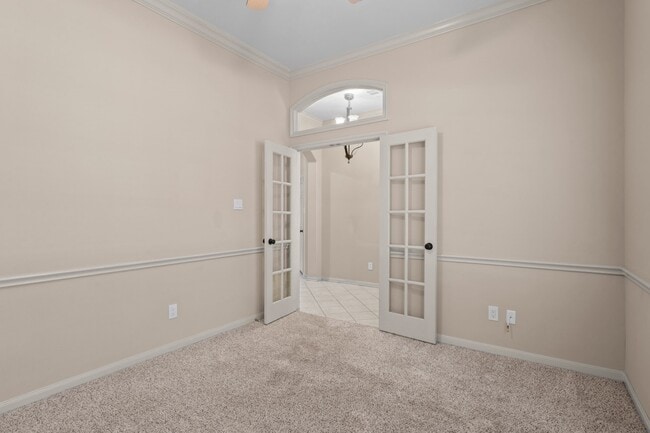 Building Photo - 530 Lockland Ln