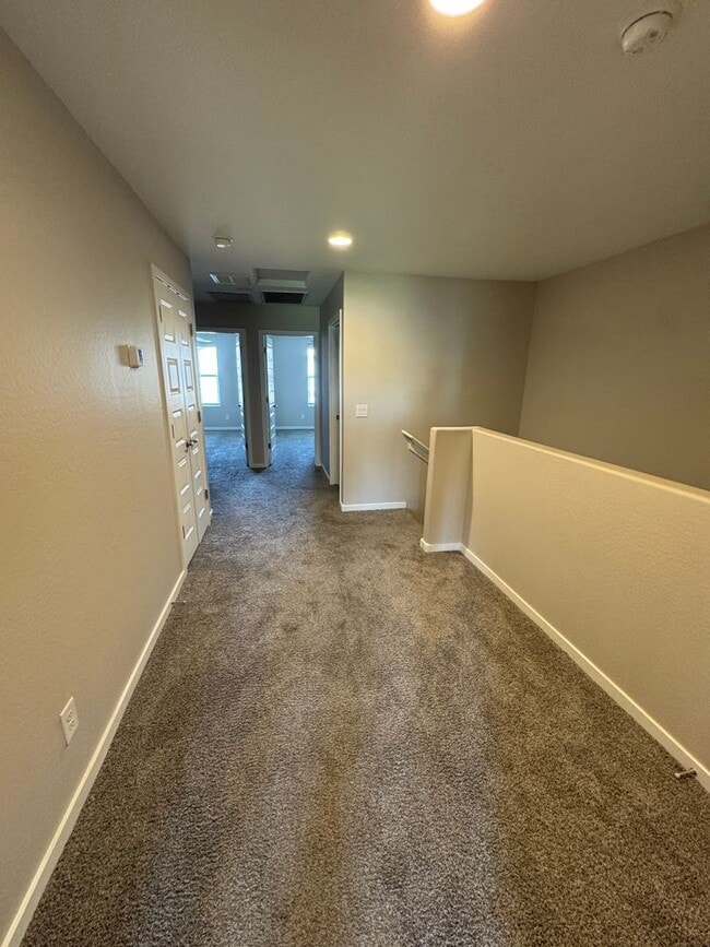 Building Photo - Unique opportunity! 3 bedrooms & 2.5 baths...
