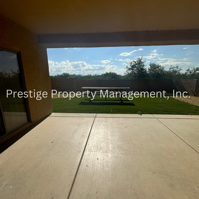 Building Photo - Beautiful Home with 3 Car Garage in Sonoran Ranch!