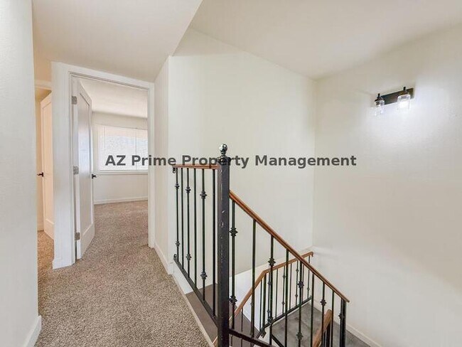 Building Photo - 4440 W Solano Dr N