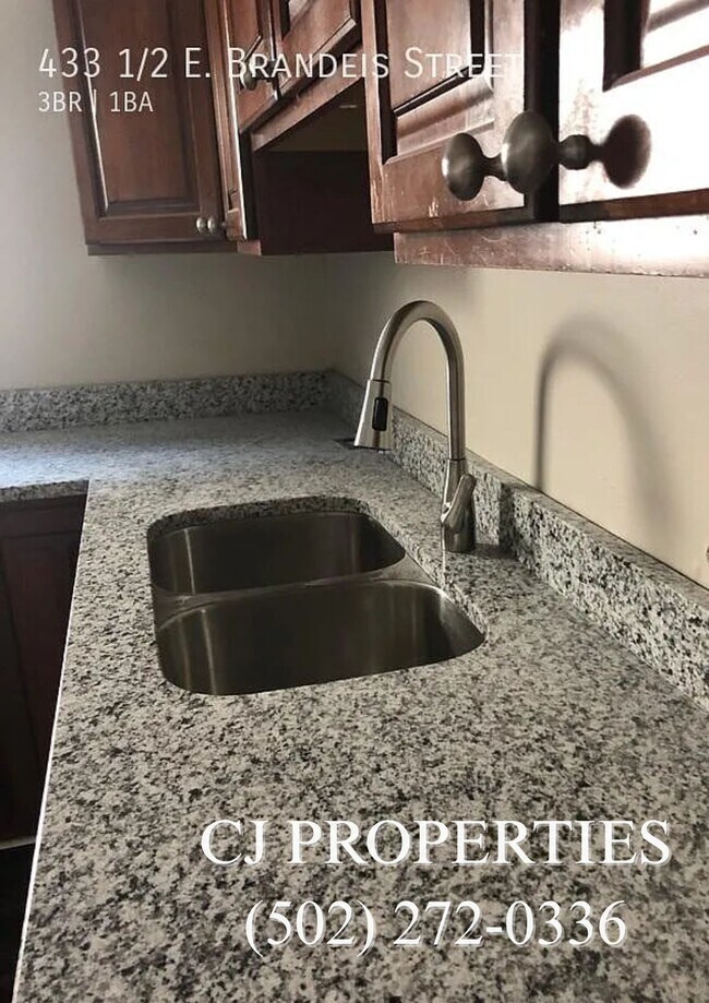 Building Photo - 433 1/2 E. Brandeis Street