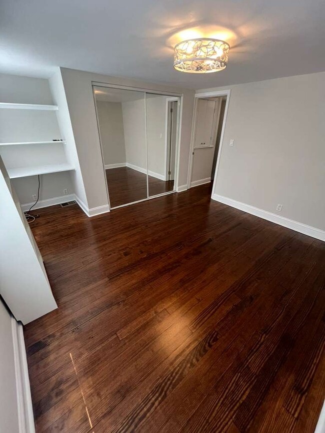 Building Photo - 2033 Kater St