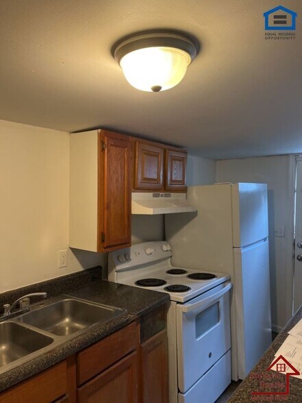 Building Photo - 4324 Grand Ave