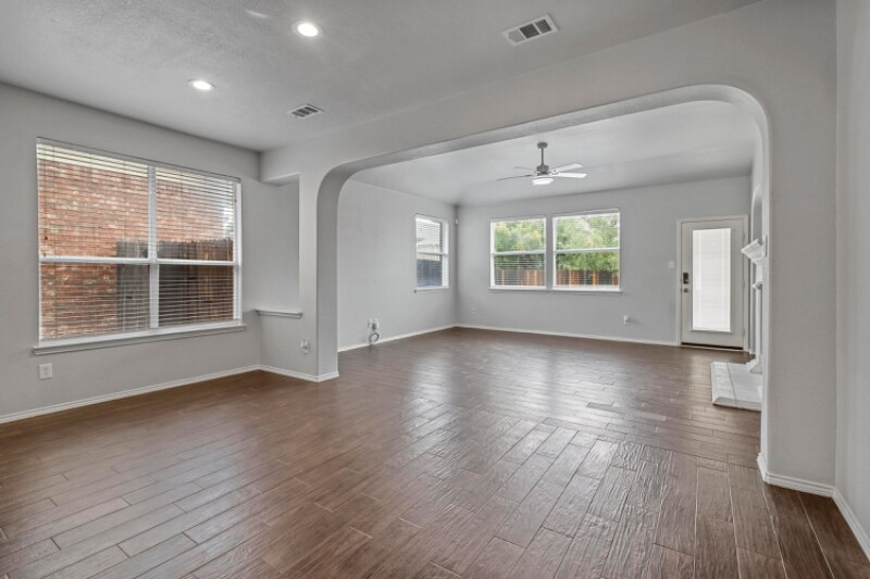 Building Photo - 5209 Memorial Dr