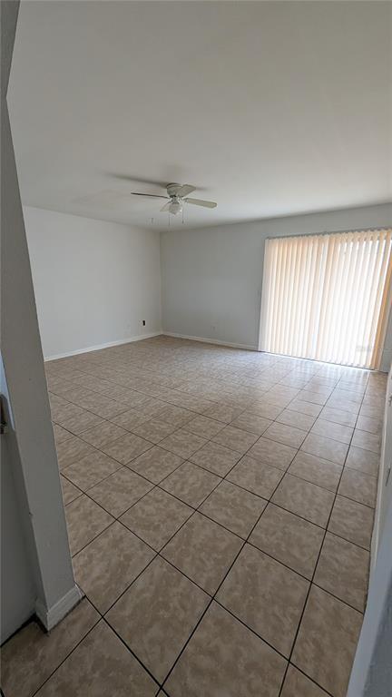 Building Photo - 2423 South Ave