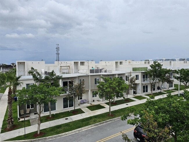 Building Photo - 25806 SW 144th Ct